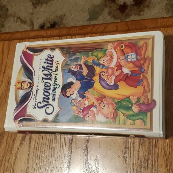 Snow White and the Seven Dwarfs Walt Disney's Masterpiece VHS Tape - Picture 1 of 7